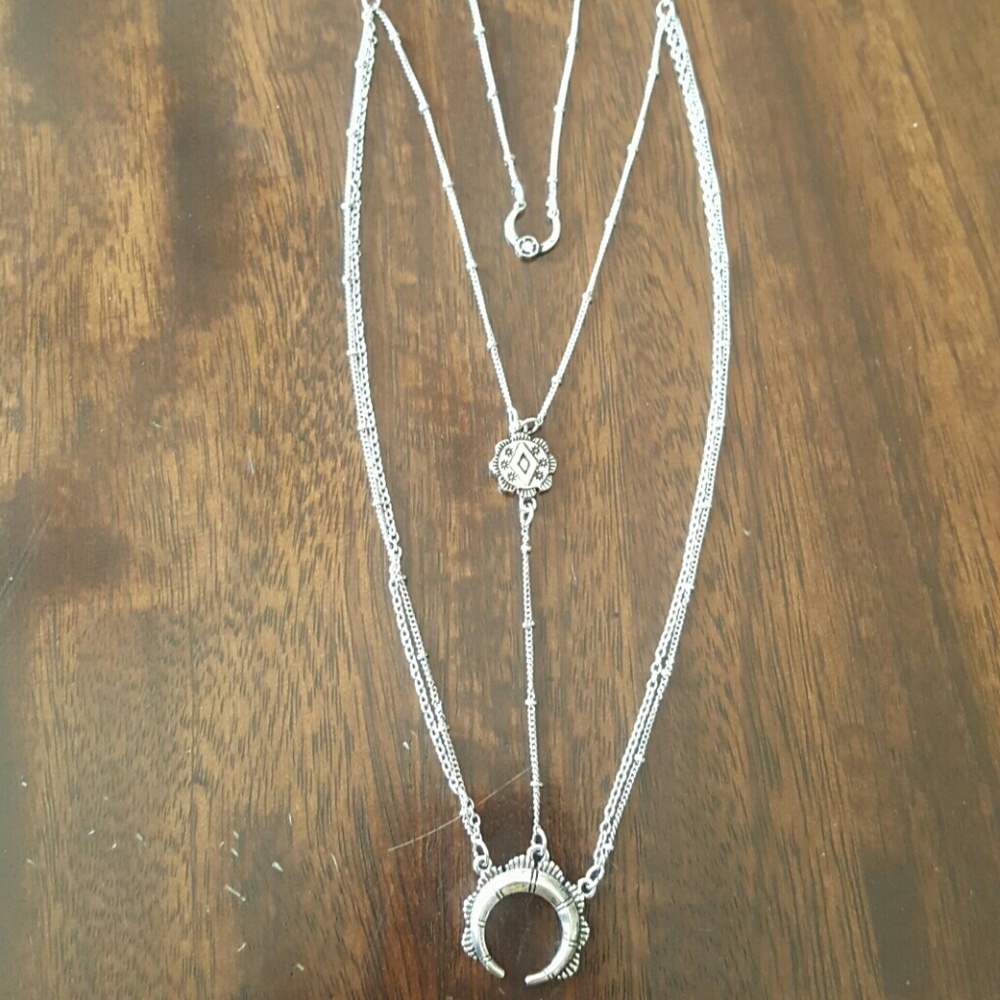 American Eagle Three layer neckless